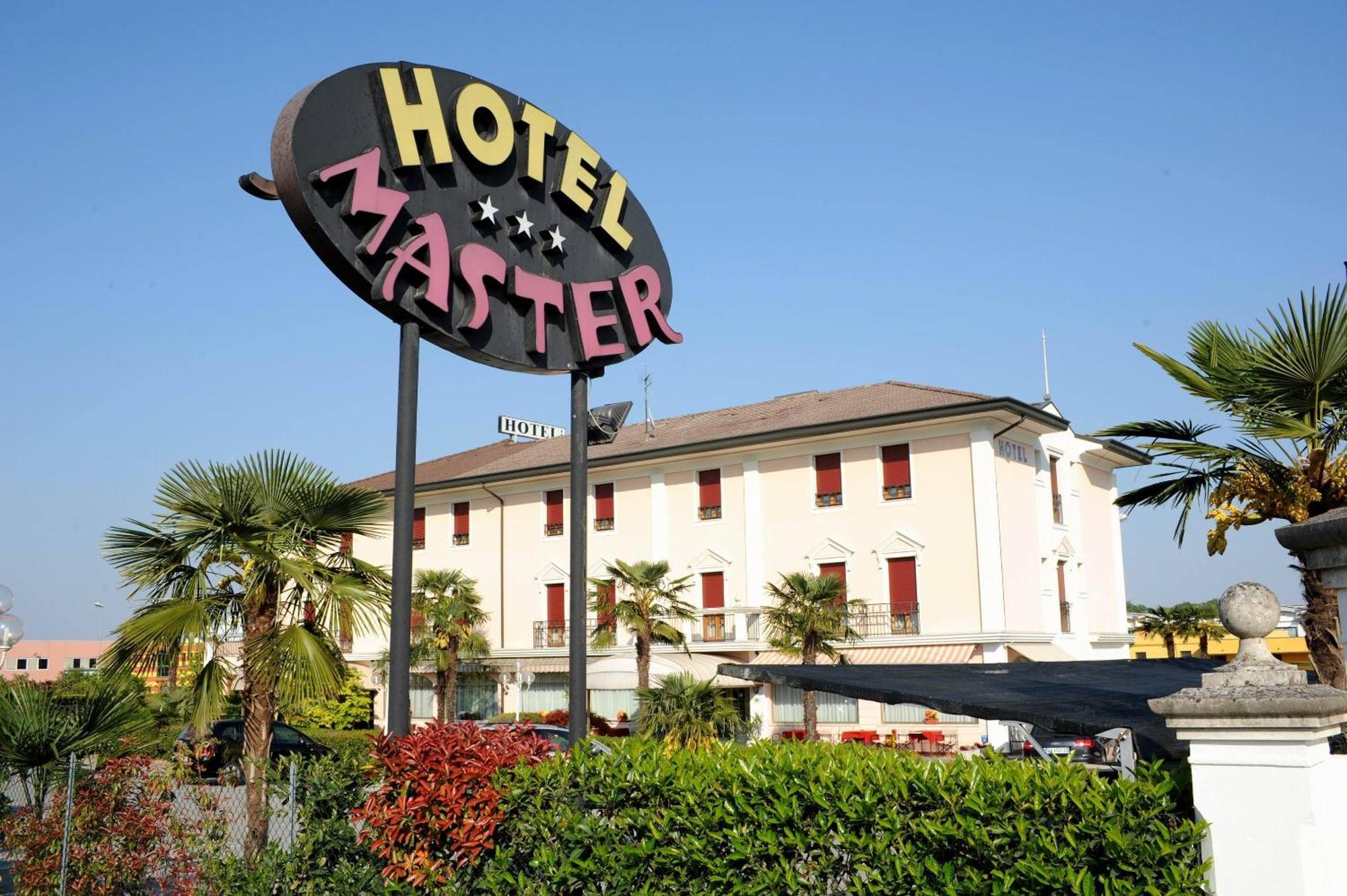Hotel Master Albignasego Exterior photo